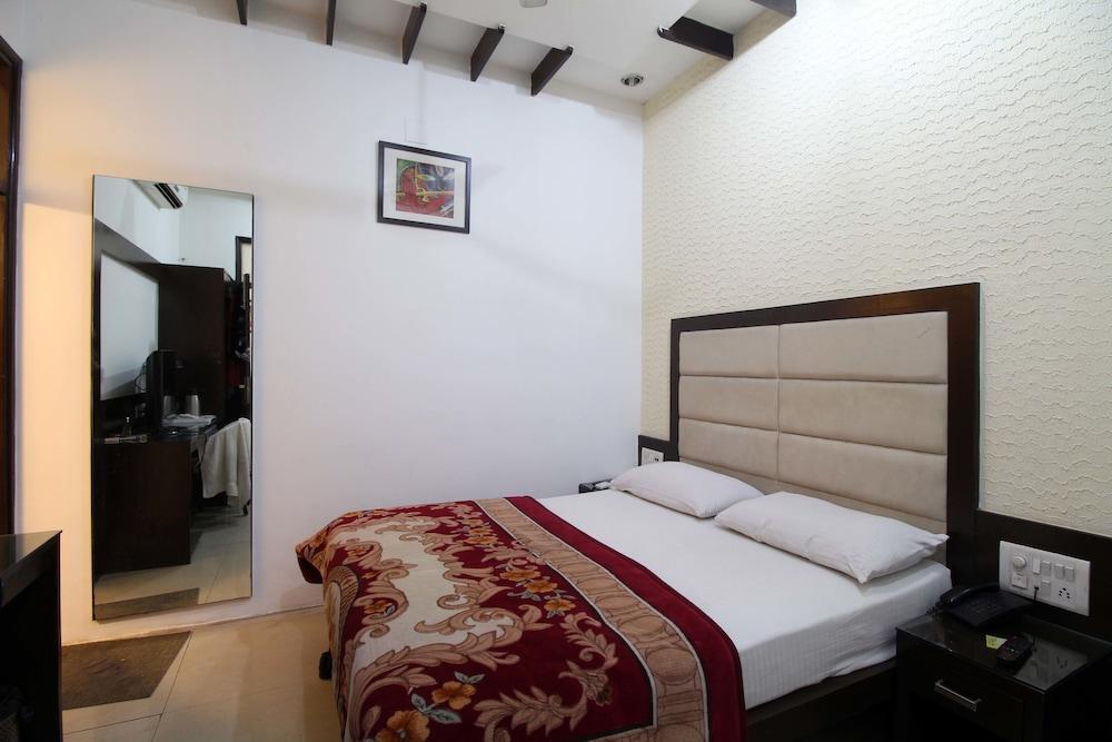 Hotel Baba Inn-By Rcg Hotels Új-Delhi Kültér fotó